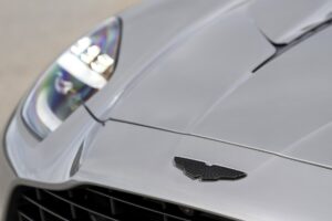 Aston Martin V12 Vanquish