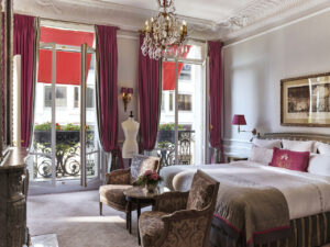 Hôtel Plaza Athénée, Haute Couture Eiffel Suite Paris