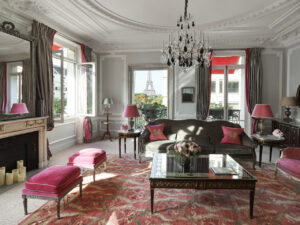Hôtel Plaza Athénée, Haute Couture Eiffel Suite Paris