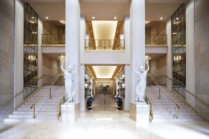 Waldorf Astoria Entrance