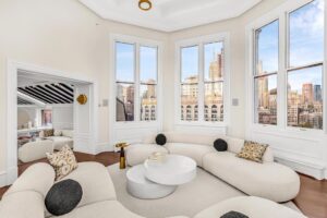 The cupola lounge